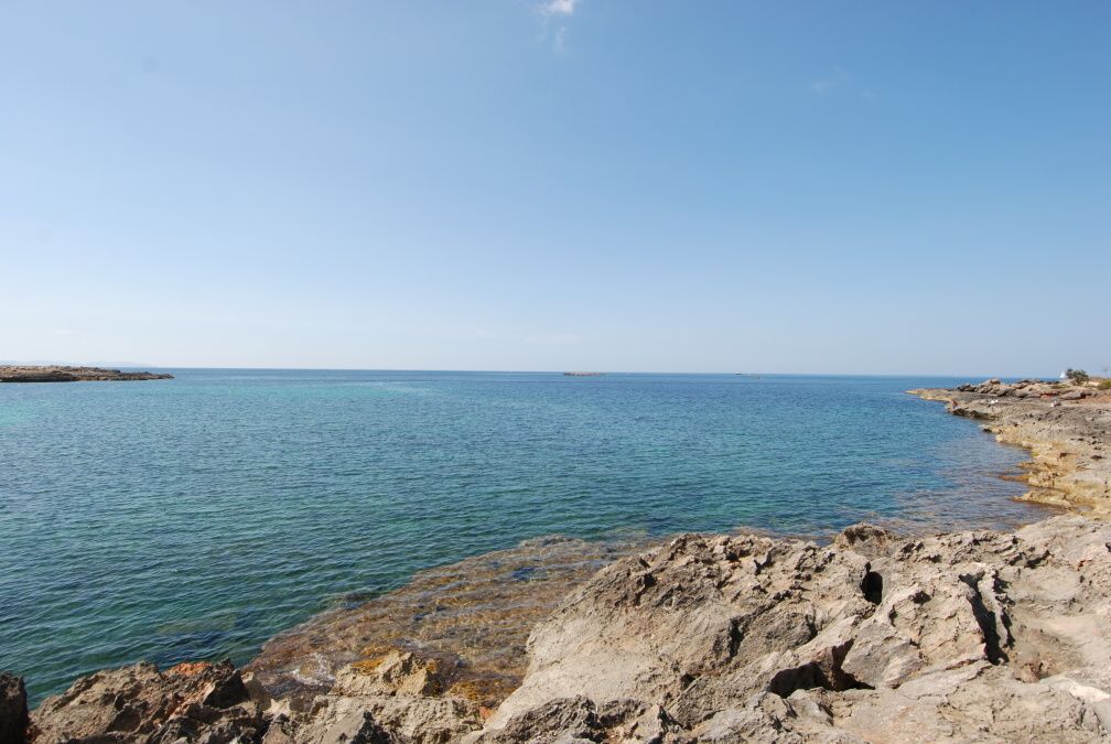 - Städtisches Grundstück in bester Lage 600 Meter vom Strand in Colonia de Sant Jordi