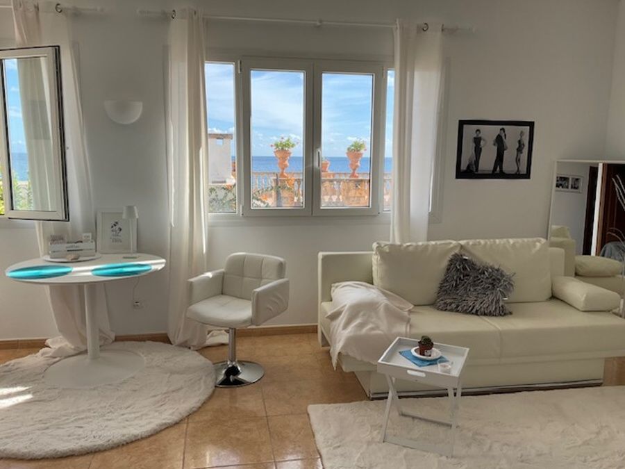  - Small and sunny apartment with beautiful sea views in Son Servera