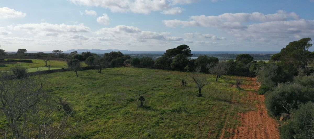  - Terreno con vistas hasta el mar y a la isla de Cabrera en la bonita zona de Es Pinaret, Santanyí