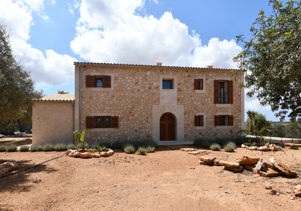  - Modernes und elegantes neu erbautes Landhaus, nur 1 km von Santanyi entfernt