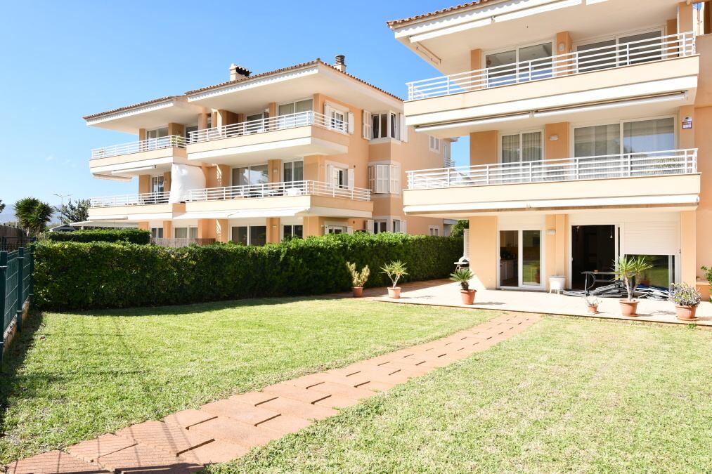  - Sunny ground floor apartment with garden and pool in Porto Colom